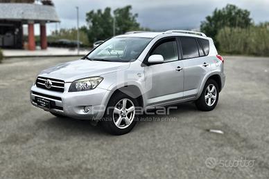 TOYOTA RAV4 2.2 D-4D 177 CV Luxury