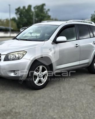 TOYOTA RAV4 2.2 D-4D 177 CV Luxury