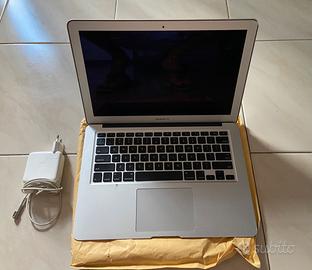 Apple Macbook Air 2011 ( non si avvia )