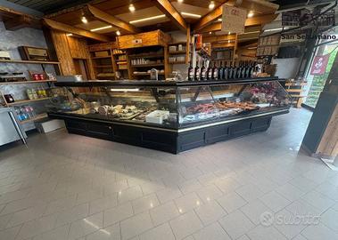Attività / Licenza di 110 m² con 3 locali a Forlì
