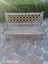 Panchina da giardino in ghisa