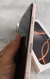 iPhone  16