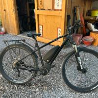 Bici e-mtb / touring pedalata assistita