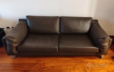 divano pelle marrone 