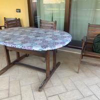 Tavolo da giardino con 4 sedie
