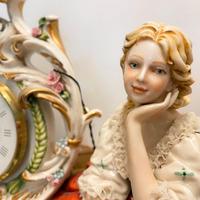 CAPODIMONTE Scultura orologio