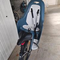 Seggiolino posteriore porta bambino