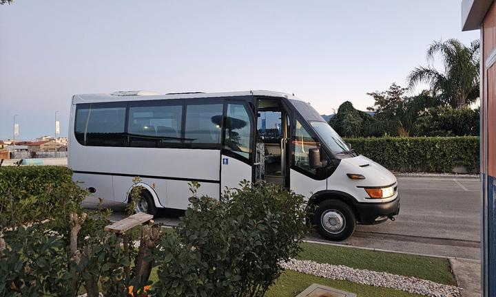 Daily Unvi 65-C-15 posti 23 tetto alto