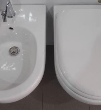 Sanitari filo muro profondita' cm.53 klio a terra