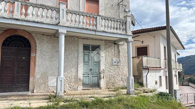 2 LOCALI A FONTANA LIRI