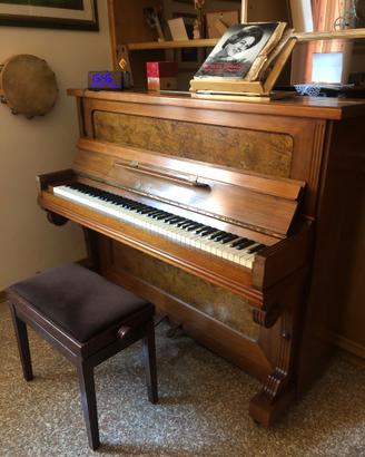 Pianoforte acustico verticale