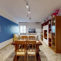 Carpi - Ampio appartamento con balcone e garage