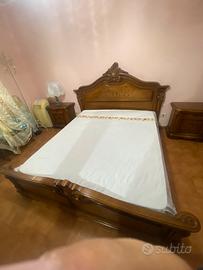Camera da letto completa in legno