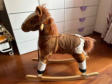 Cavallo a dondolo