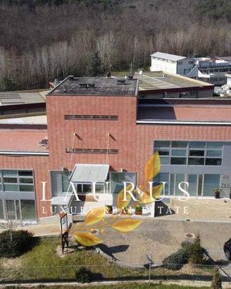 Immobile di 300 m² con più di 5 locali a Bagno a R