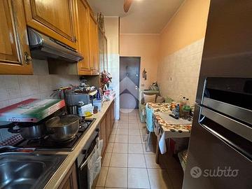 MONOLOCALE A LIMBIATE