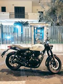 Hunter 350 - Royal Enfield (pari al nuovo)