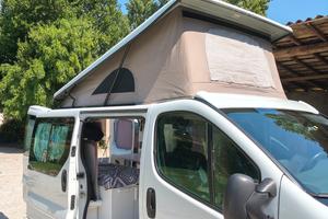 Opel Vivaro del 2013, 2000cc, cambio automatico 