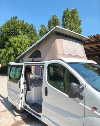 Opel Vivaro del 2013, 2000cc, cambio automatico 