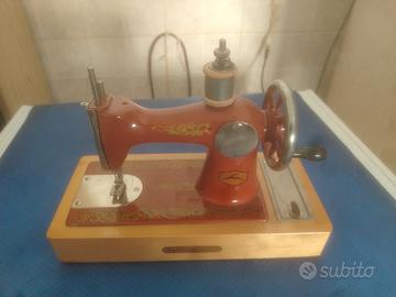 macchina da cucire giocattolo 