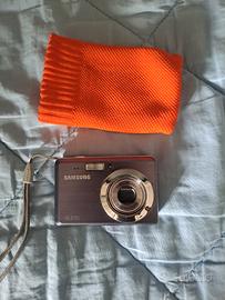 fotocamera digitale compatta e leggera