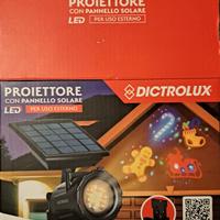 proiettore natalizio led con pannello solare