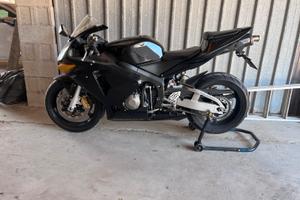 Honda cbr 600 rr
