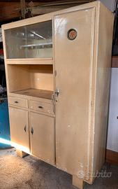 Credenza antica