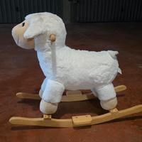 peluche pecora a dondolo