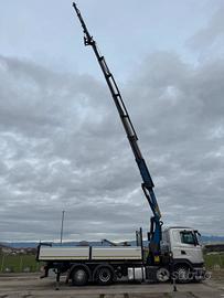 Scania con gru e ribaltabile