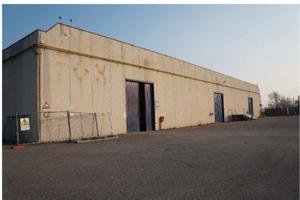 Ostellato - Capannone con piazzale