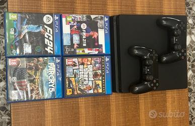 PS4 1000gb + 4 giochi + 2 Joystik originali