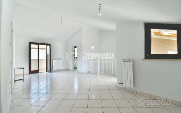 APPARTAMENTO ZONA NORD 400M DAL MARE CON GARAGE E