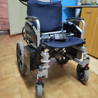 Carrozzina per invalidi elettrica