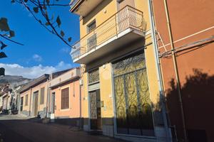 CASA INDIPENDENTE A ZAFFERANA ETNEA