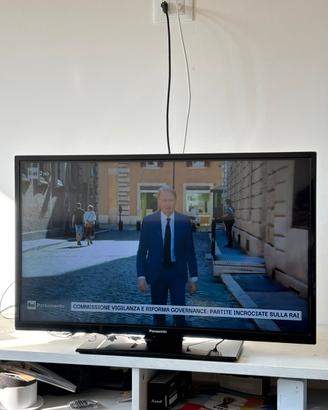 Televisore panasonic 32” HD ready