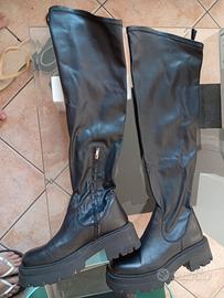 Stivale alto al ginocchio nero