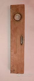 Livella a bolla vintage in legno con inserti in ot