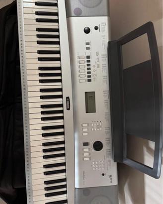 Tastiera portatile Yamaha DGX-220