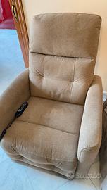 Poltrona motorizzata per anziani