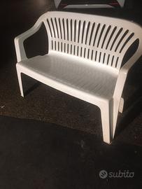 Panchina in plastica