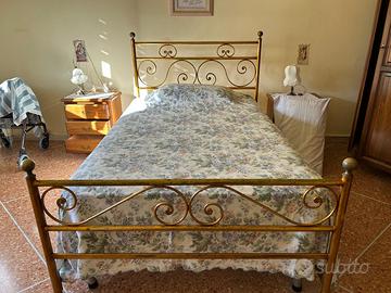 Letto una piazza e mezzo in ferro battuto dorato