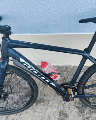Gravel- touring Giant ToughRoad SLR GX