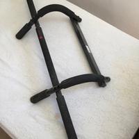 Attrezzo sollevamento per porta