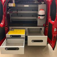 Allestimento fiat fiorino scafalatura porta pacchi