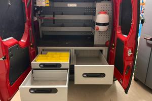 Allestimento fiat fiorino scafalatura porta pacchi