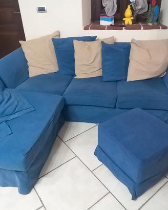Divano con pouf