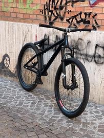 dirt jump ns bikes assemblata