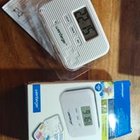 Contenitore porta pillole con timer