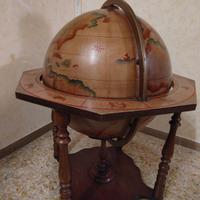 mappamondo con televisore WUNDERSEN